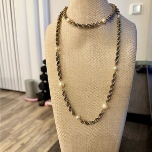 Vintage Accessocraft Gold Tone and Pearl Necklace